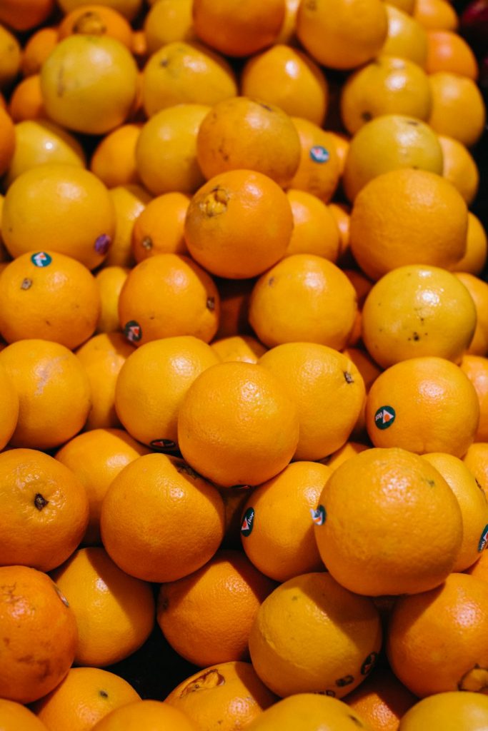 Close up of navel oranges 