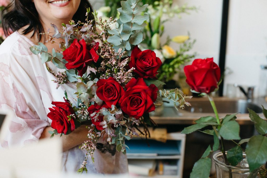 Roses and blue gum spring flowers at Pansabella